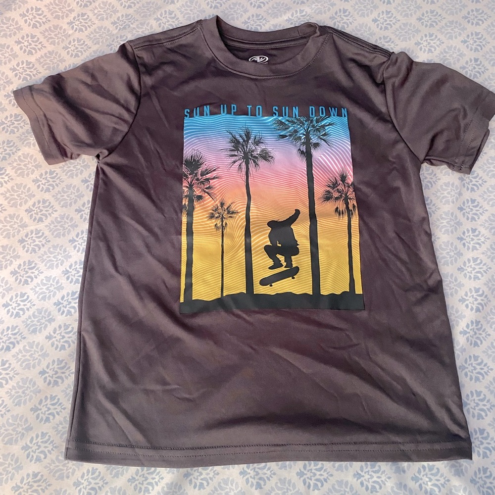 Athletic Works Kids Size S/CH (6-7) Sun Up to Sun Down Skateboarding T-Shirt!
